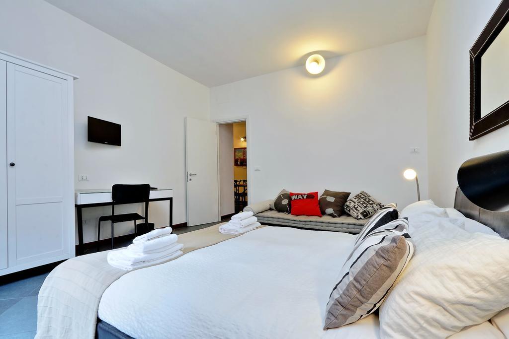 Cozy Apartment Fabia 300 Mt From Colosseum ภายนอก รูปภาพ